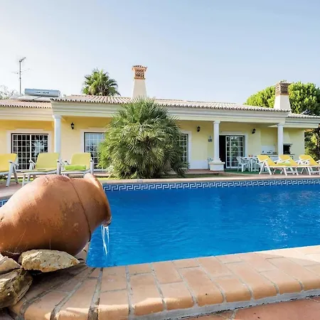 Marcos Mendes Sleeps 6 Air Con Wifi Villa