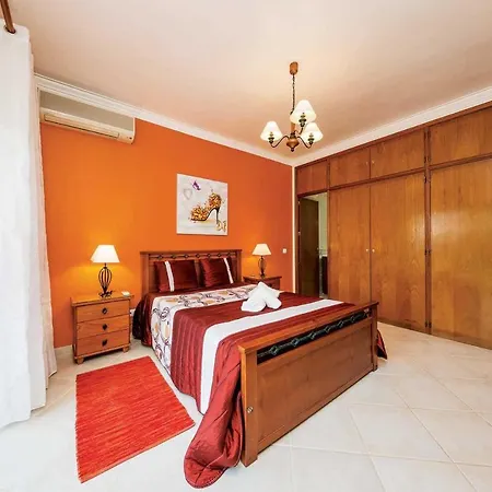 Villa Marcos Mendes Sleeps 6 Air Con Wifi